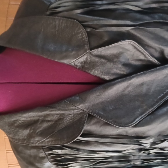 OUTERBOUND BY HMS. CROPPED LEATHER MOTOR CYCLE JACKET - Picture 3 of 10